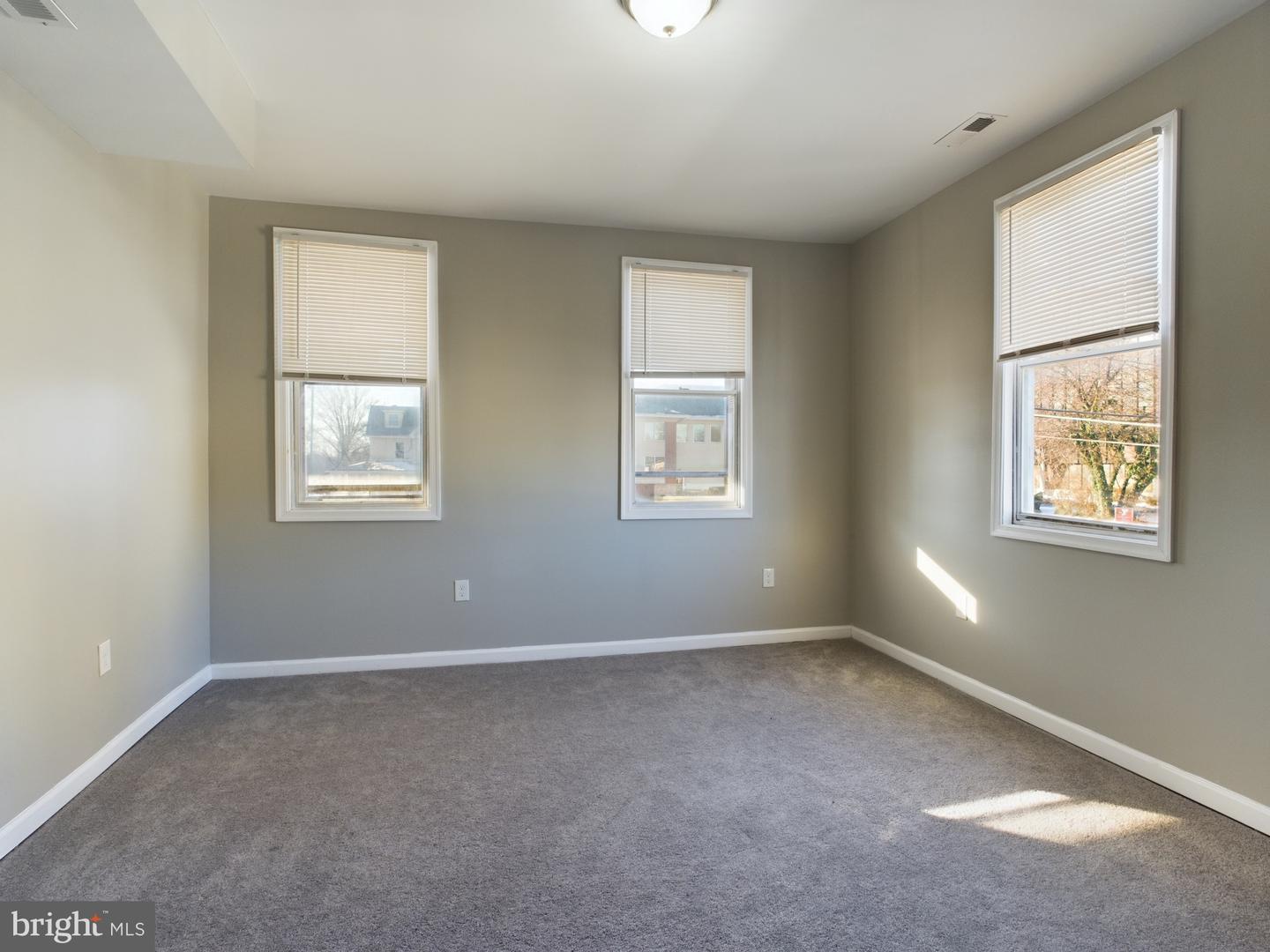 300 West Chesapeake Avenue #3 Property Photo 4