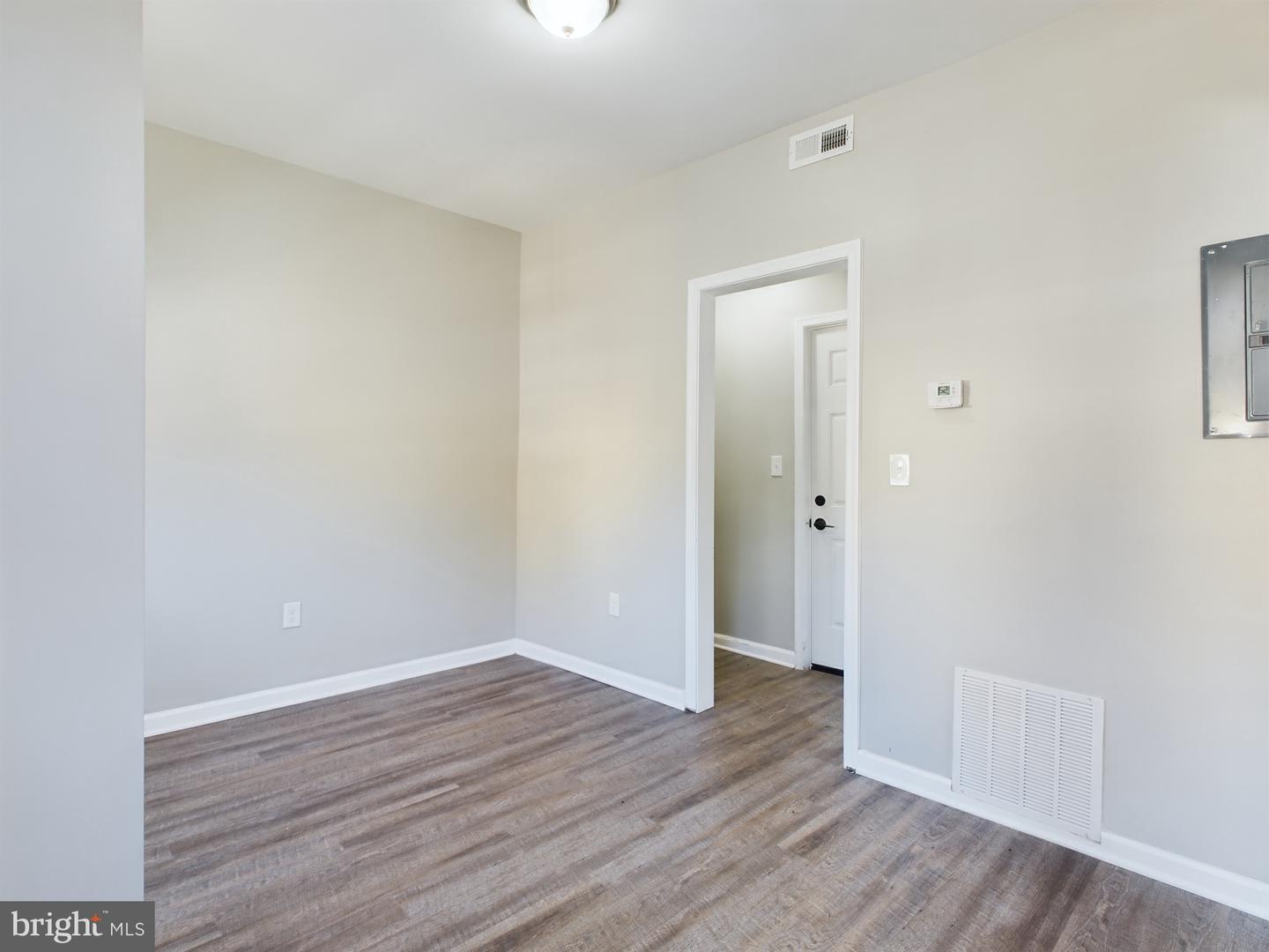 300 West Chesapeake Avenue #3 Property Photo 8