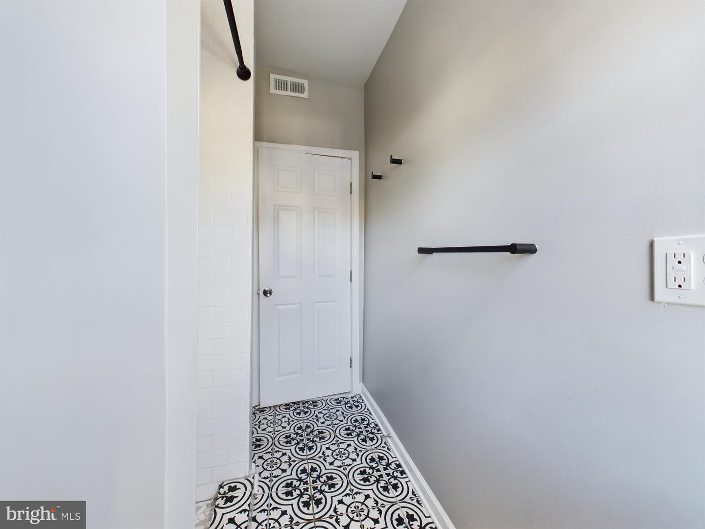 300 West Chesapeake Avenue #3 Property Photo 12