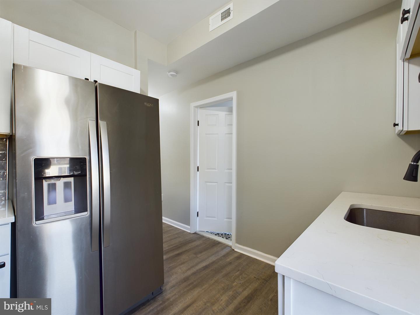 300 West Chesapeake Avenue #3 Property Photo 14
