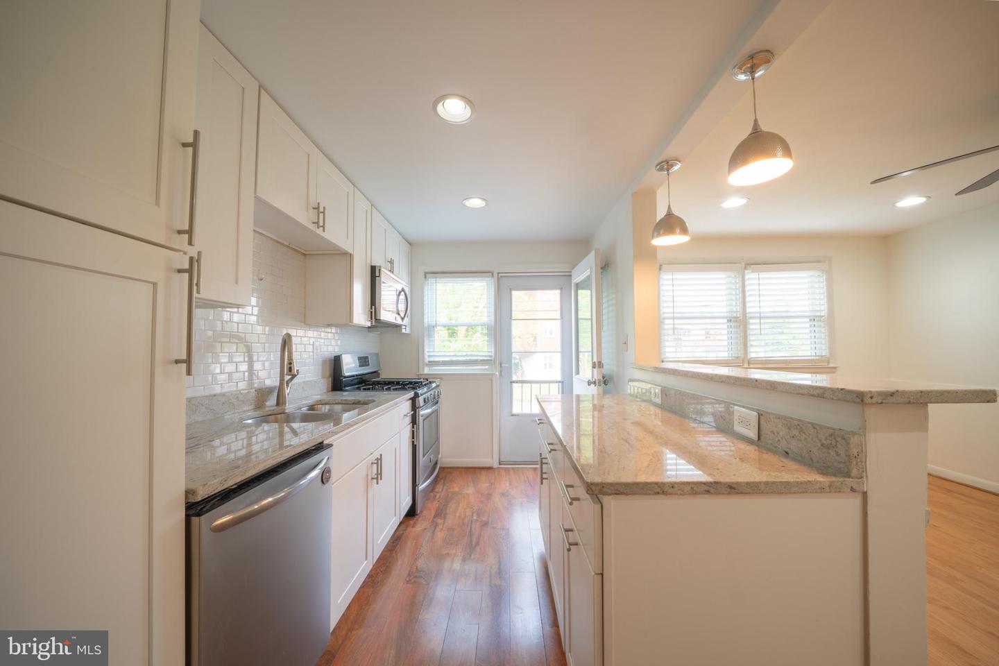 1106 Linden Ave Property Photo 1