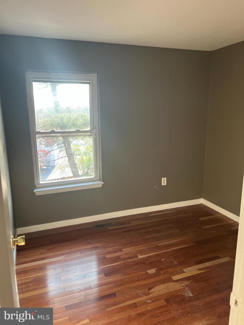 1704 Chesaco Ave Property Photo 4