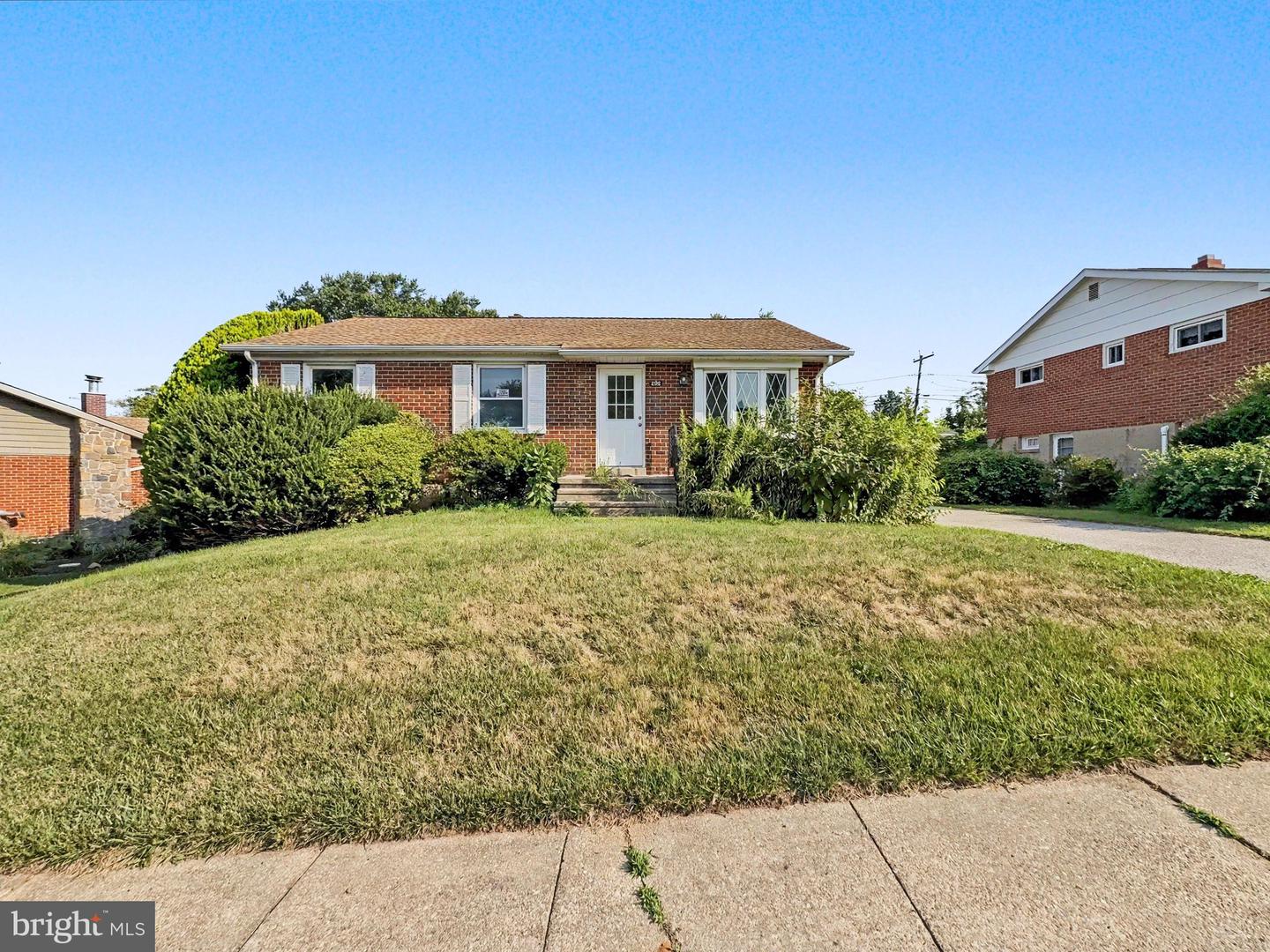 2302 Weathervane Rd Property Photo 2
