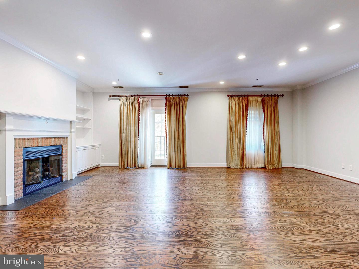 106 Brightwood Club Dr #106 Property Photo 4