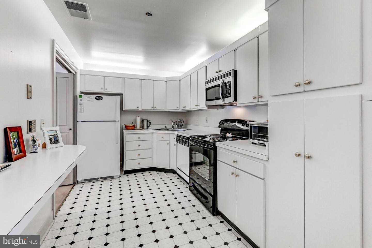 406 Brightwood Club Dr #406 Property Photo 10