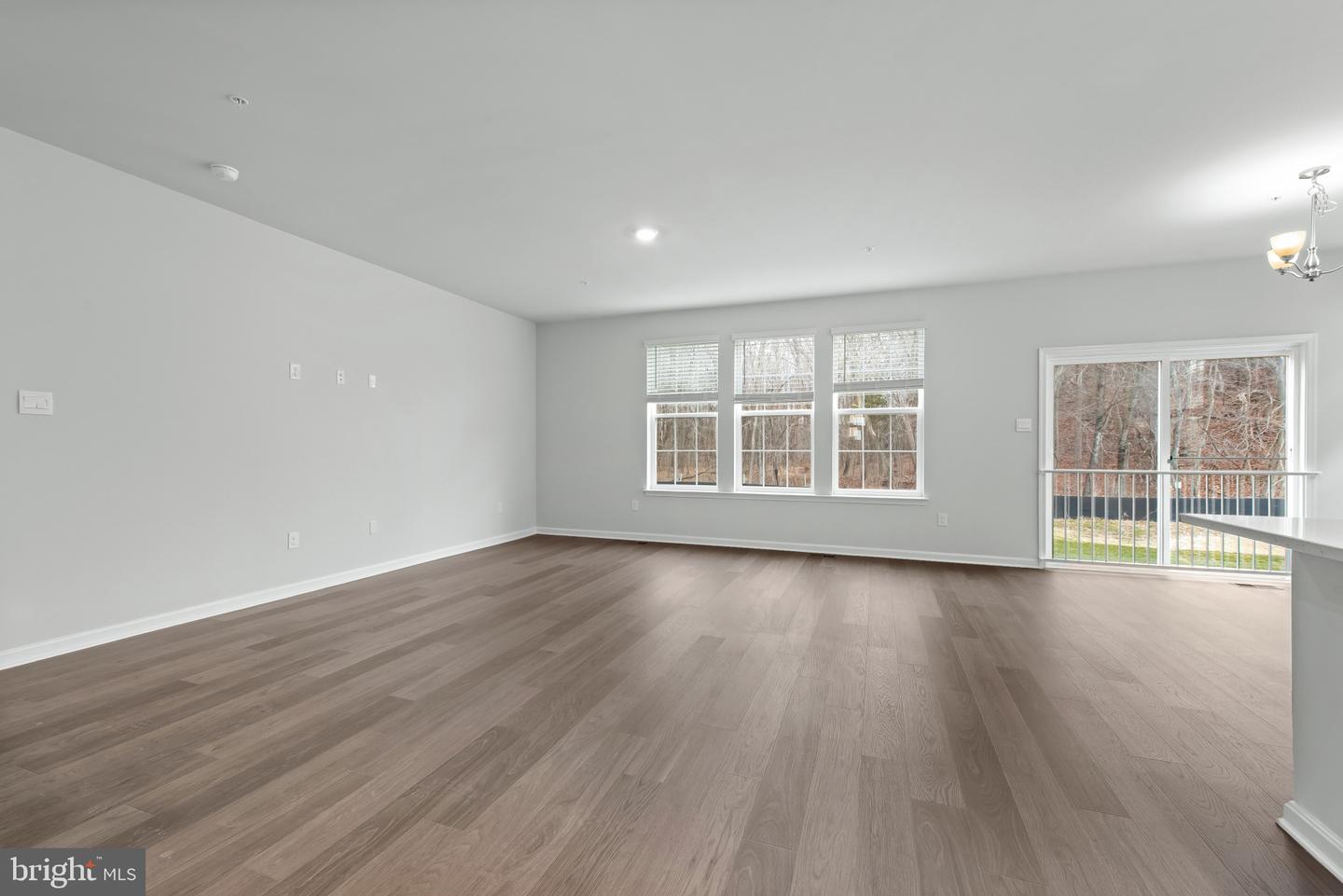 1202 Otter Point Ct Property Photo 3