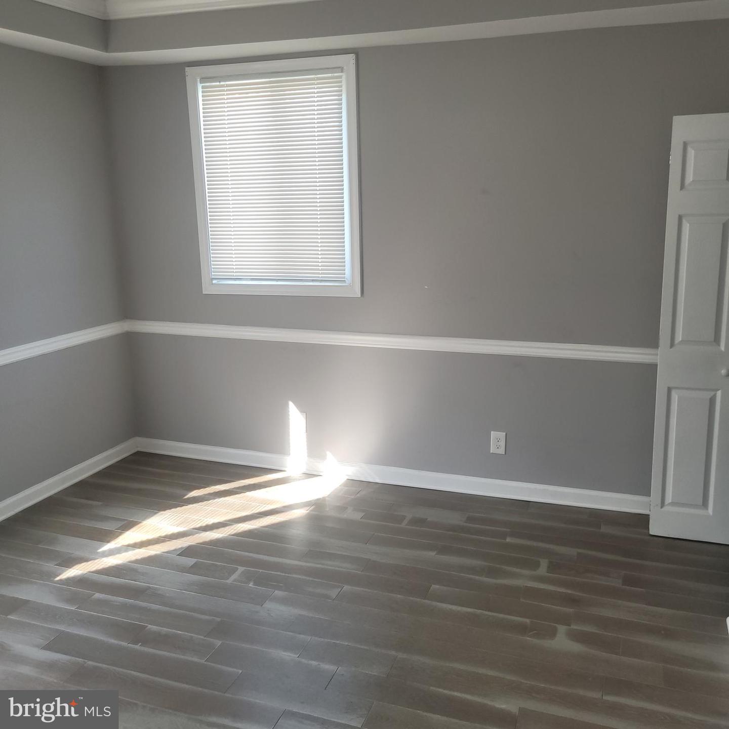 6604 Dogwood Rd Property Photo 4