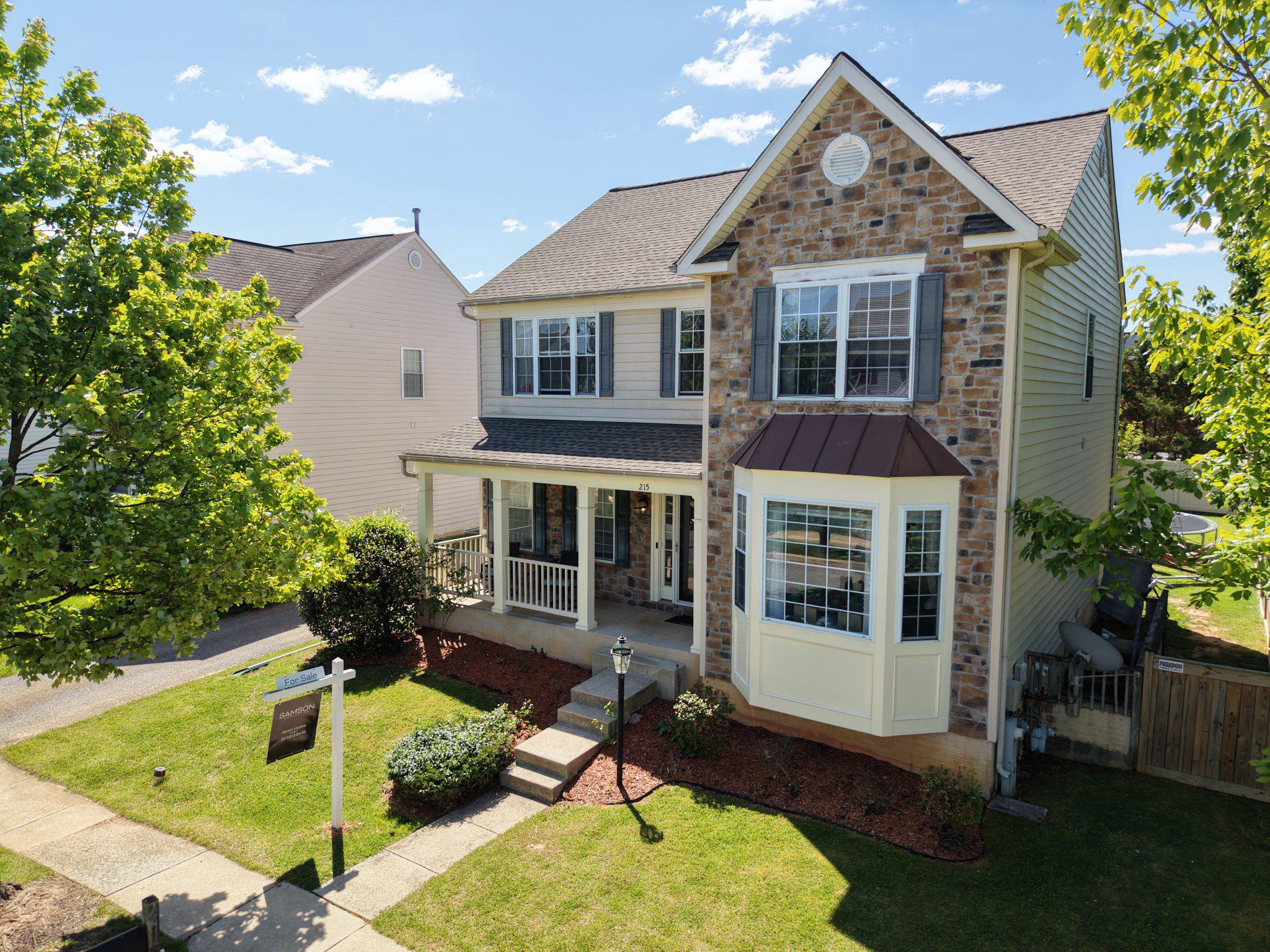 215 Seamaster Rd Property Photo 1