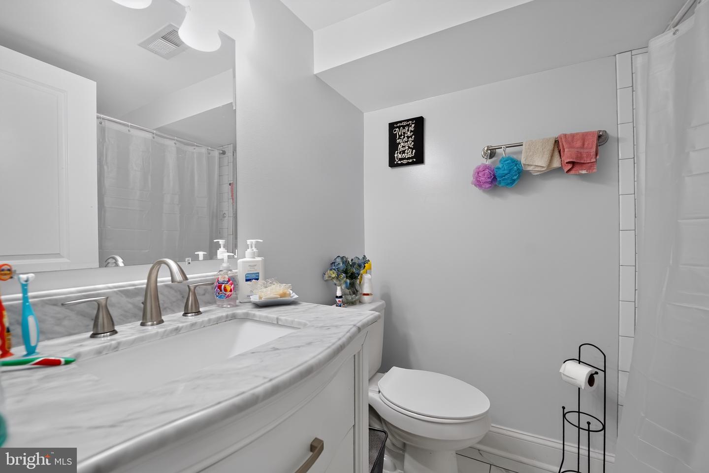 5438 Masefield Rd Property Photo 11