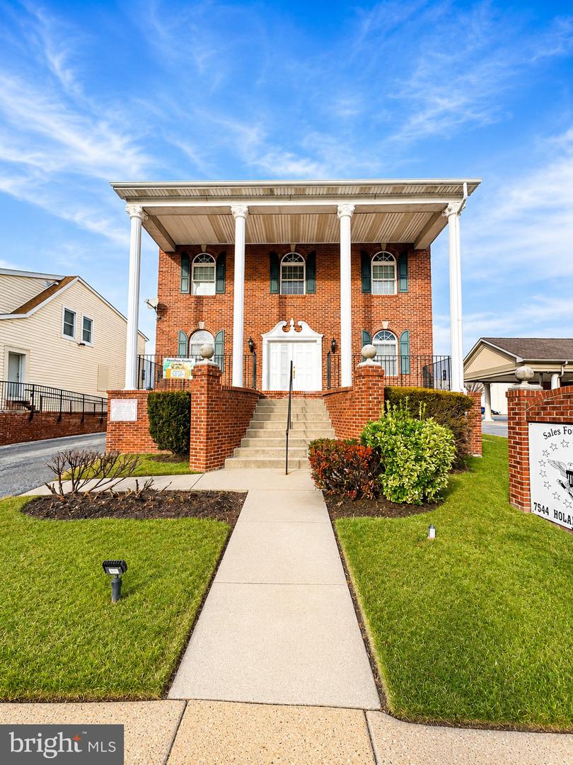 7544 Holabird Ave Property Photo 1