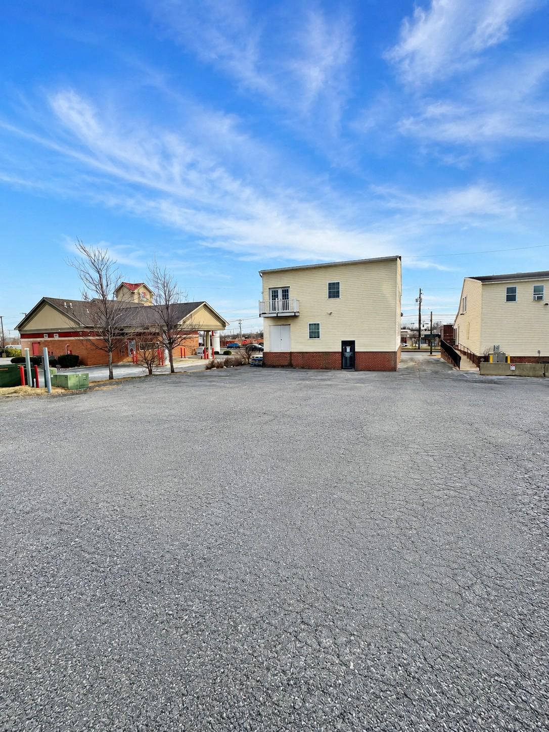 7544 Holabird Ave Property Photo 4