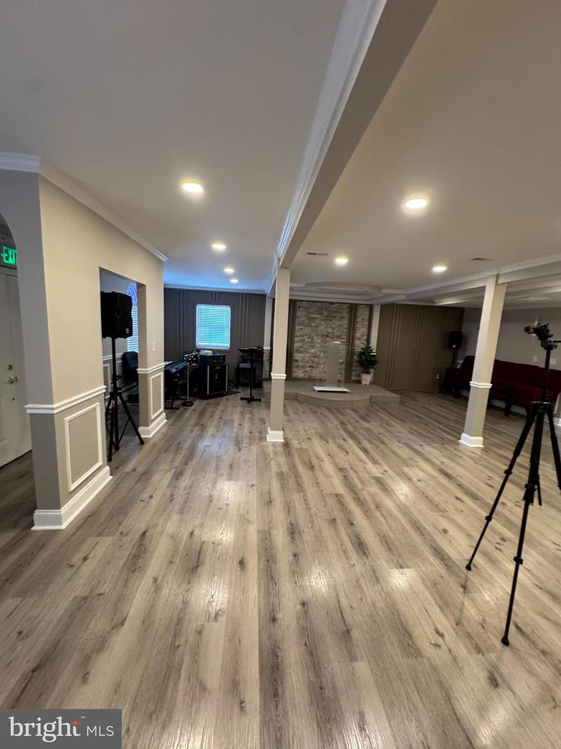 7544 Holabird Ave Property Photo 11