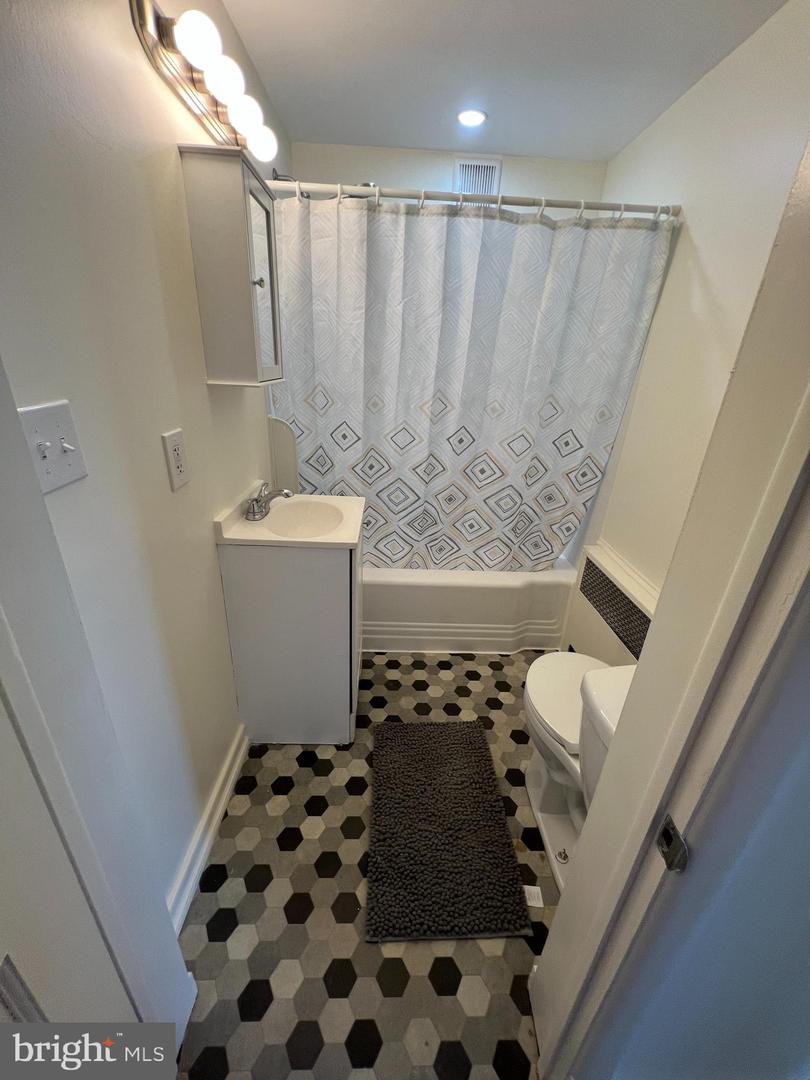 35 Elizabeth Avenue Property Photo 11