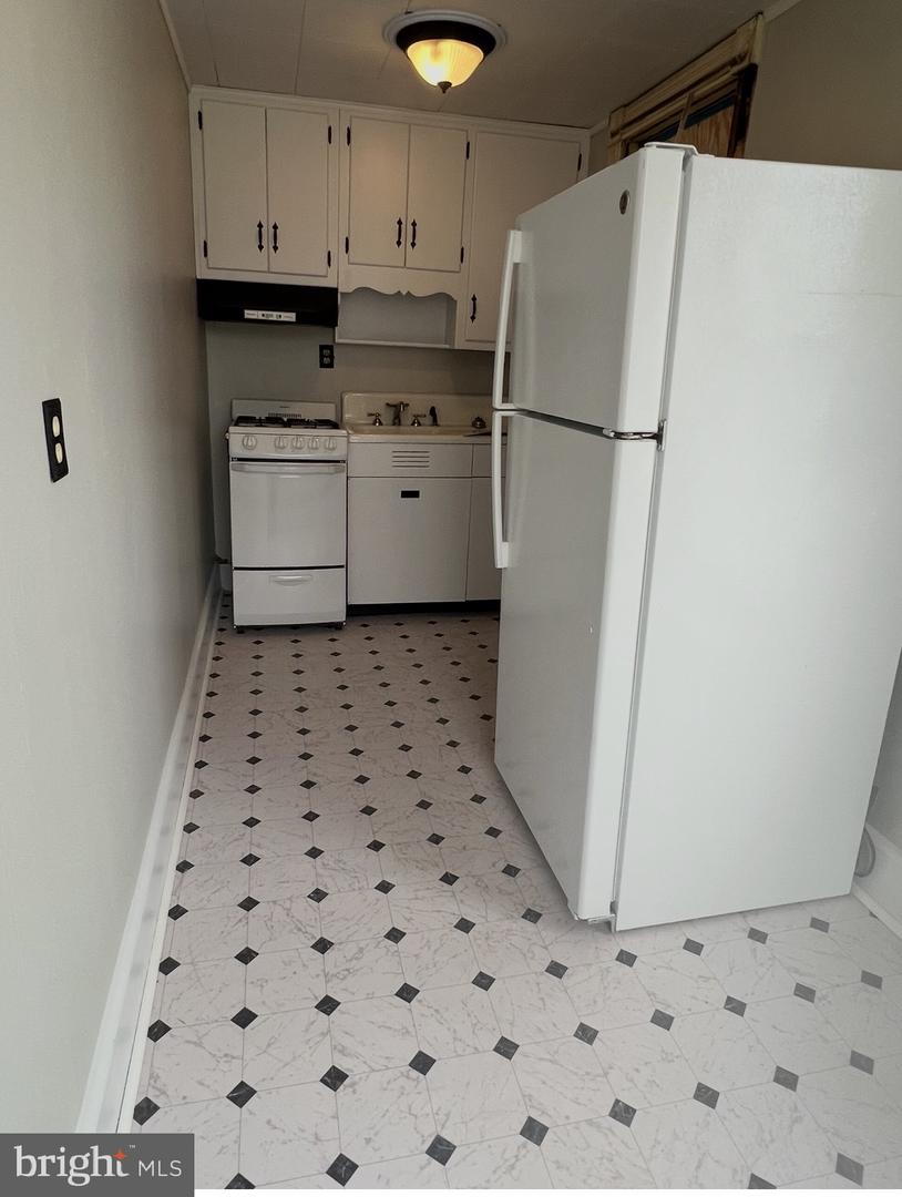 35 Elizabeth Avenue Property Photo 12