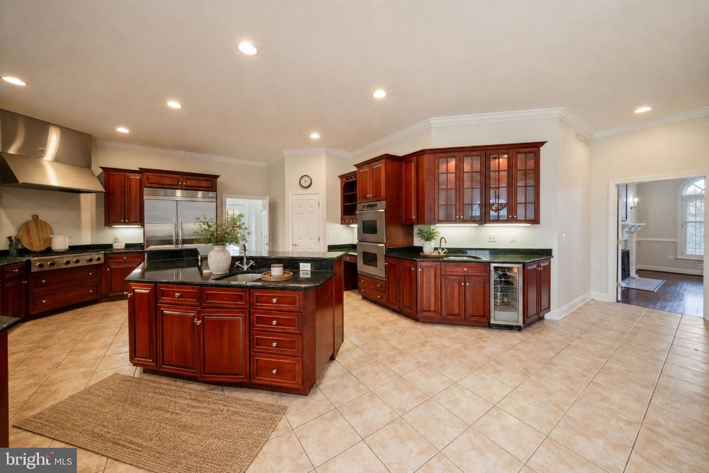 505 Pond View Property Photo 11