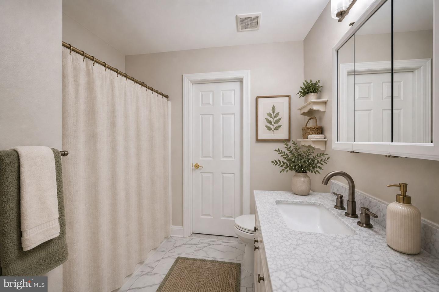 505 Pond View Property Photo 28