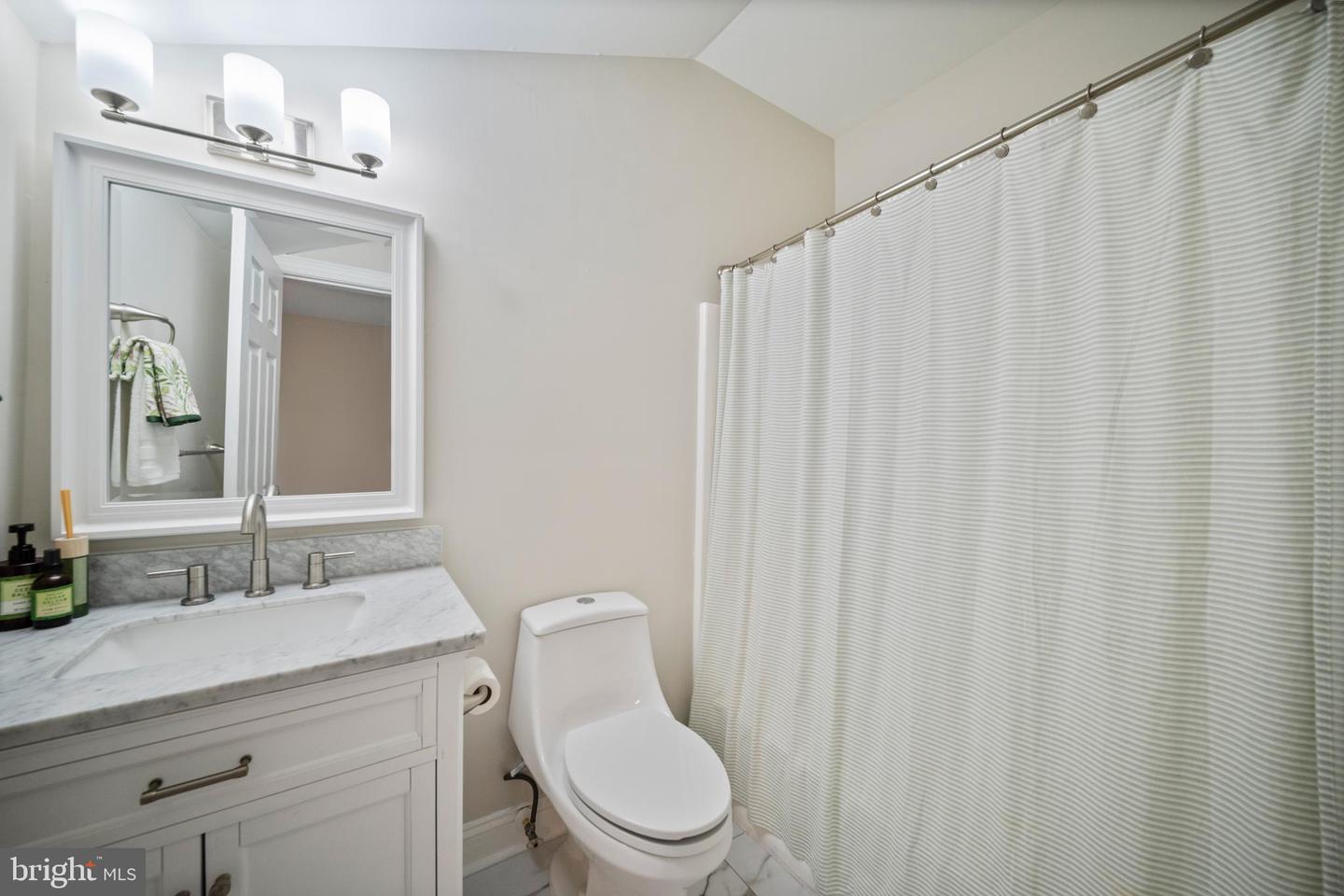 505 Pond View Property Photo 34