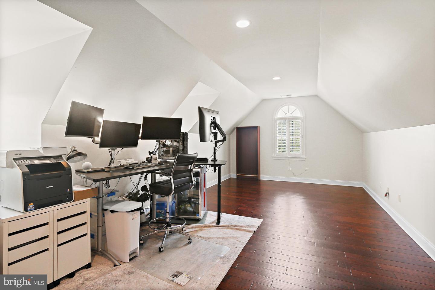 505 Pond View Property Photo 36