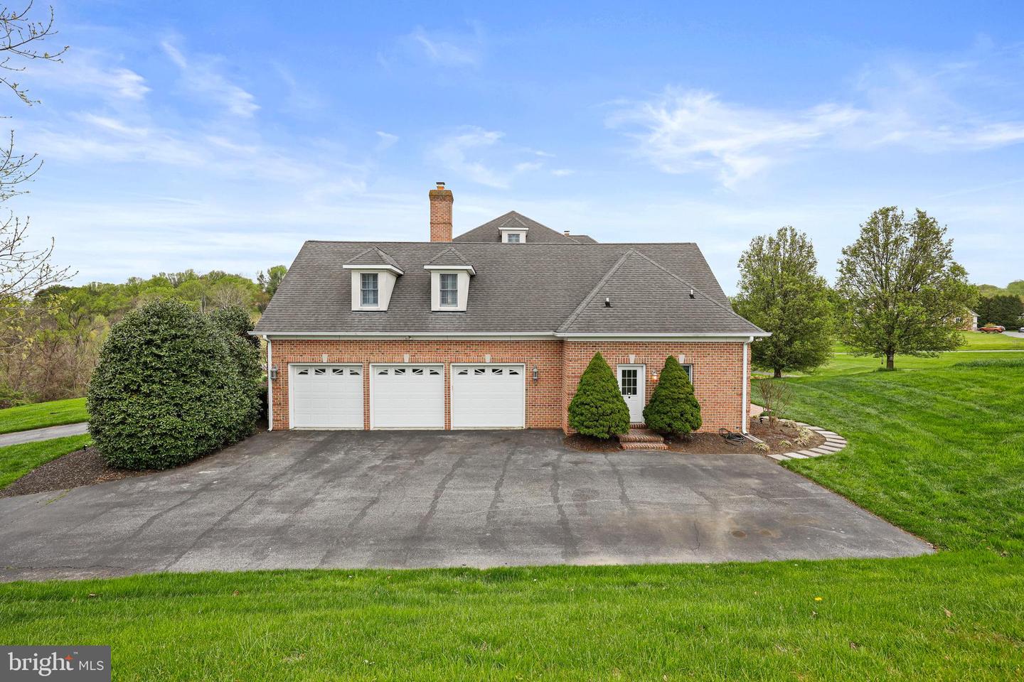 505 Pond View Property Photo 56