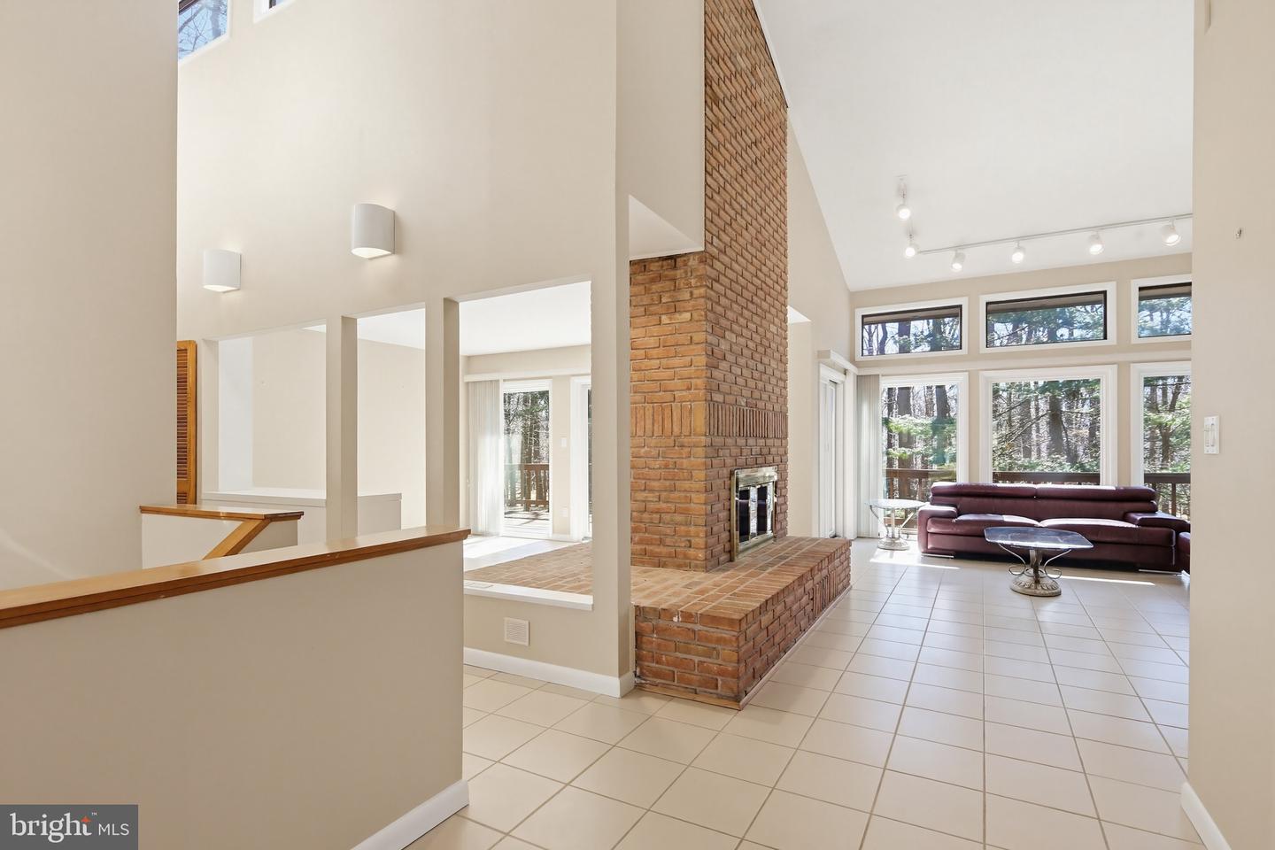 4 Chellis Ct Property Photo 6