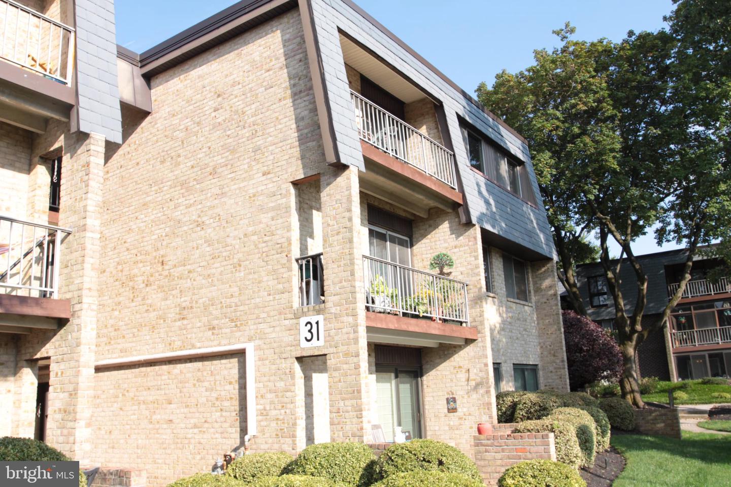 31 STONEHENGE CIR
