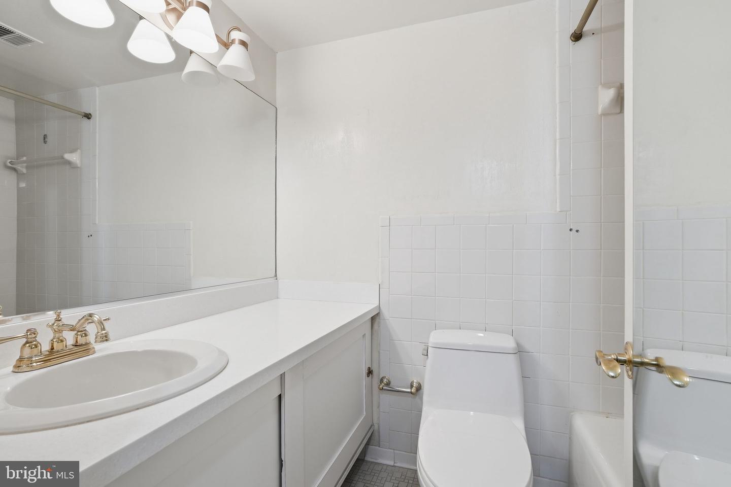 7 Slade Ave #717 Property Photo 16