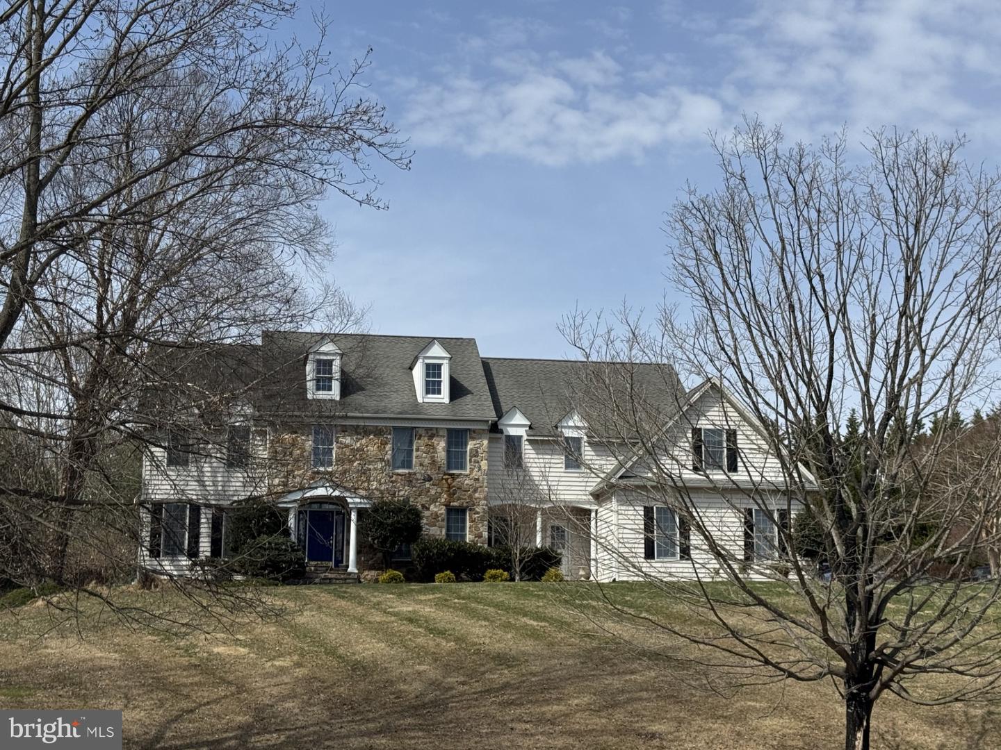 5 Old Manor Ct Property Photo 1