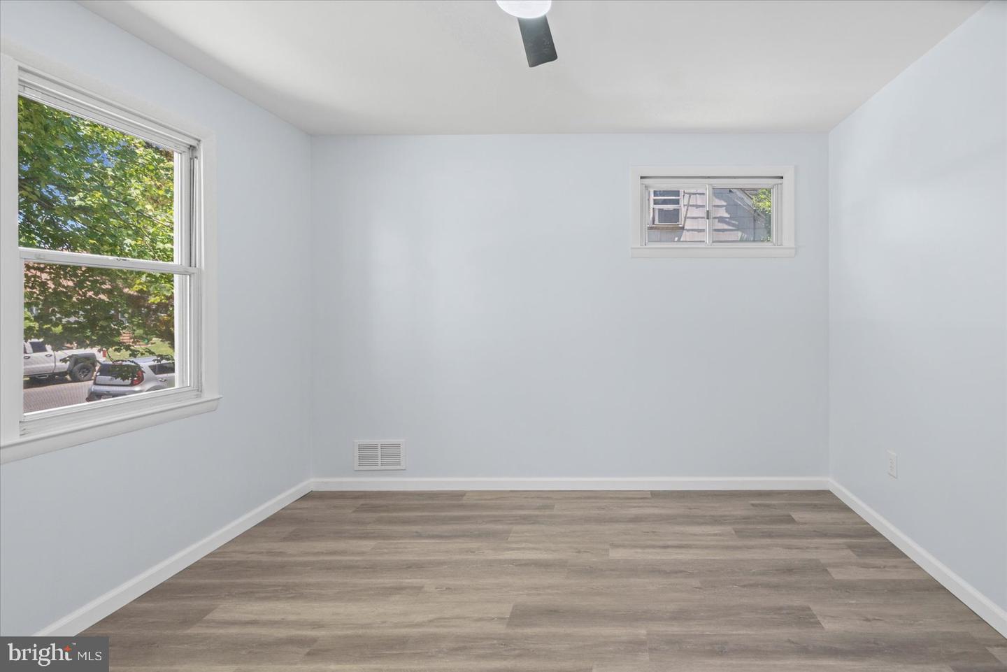 927 Homberg Ave Property Photo 19