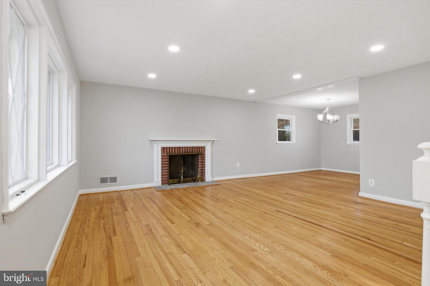 6703 Glenkirk Rd Property Photo 2