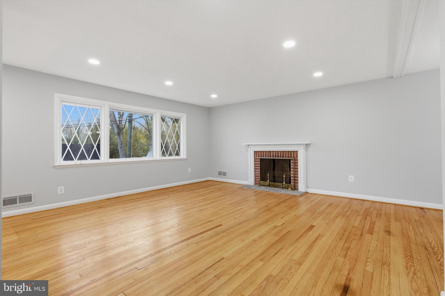 6703 Glenkirk Rd Property Photo 5