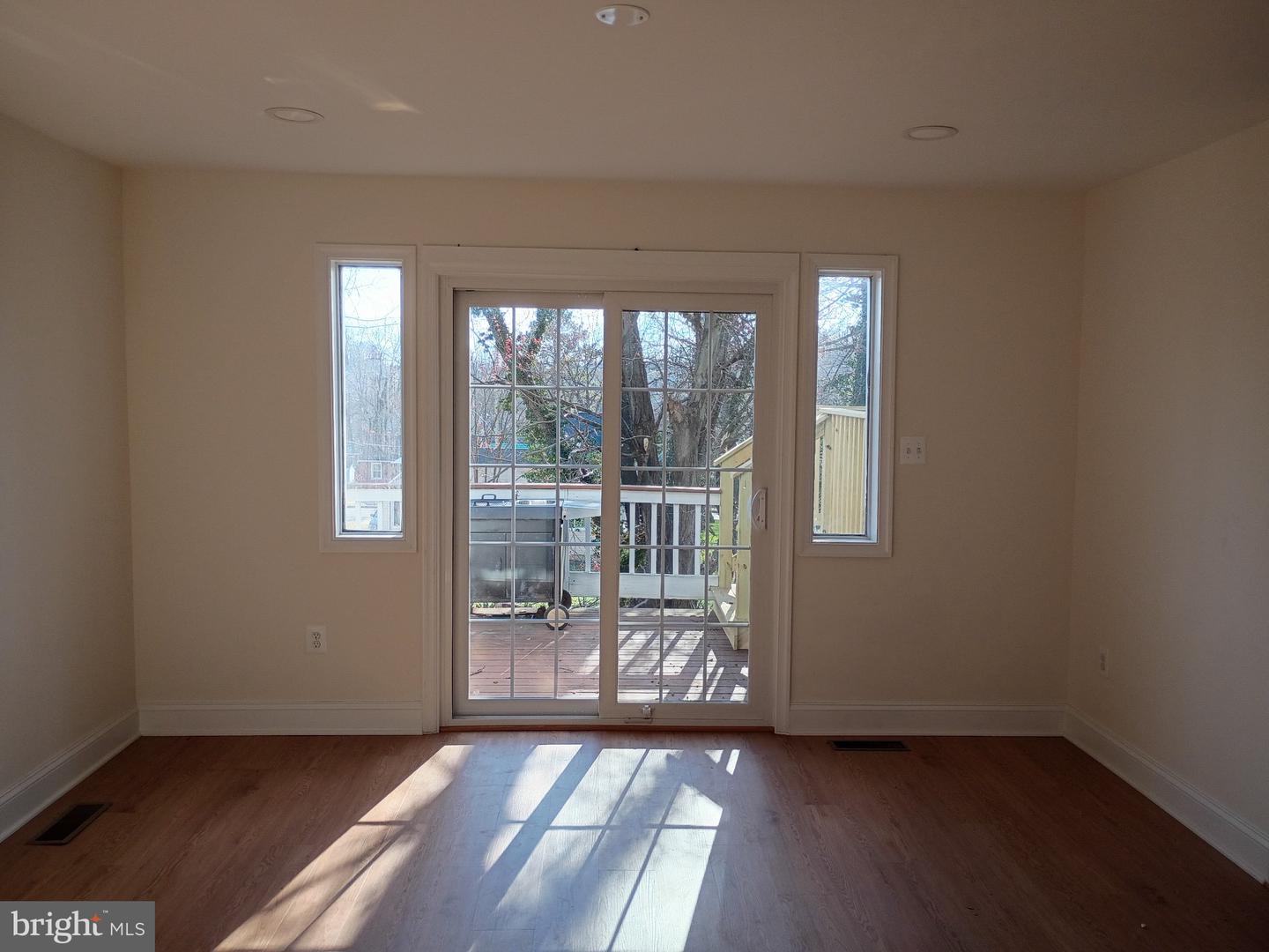 1712 Selma Ave Property Photo 7