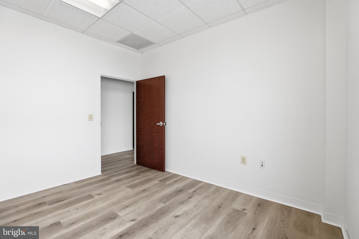 2925 Lord Baltimore Dr Property Photo 22