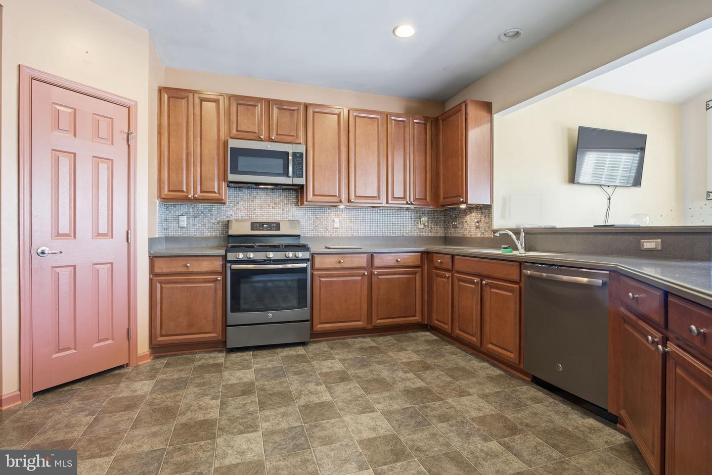 3212 Ridgeway Pl Property Photo 3