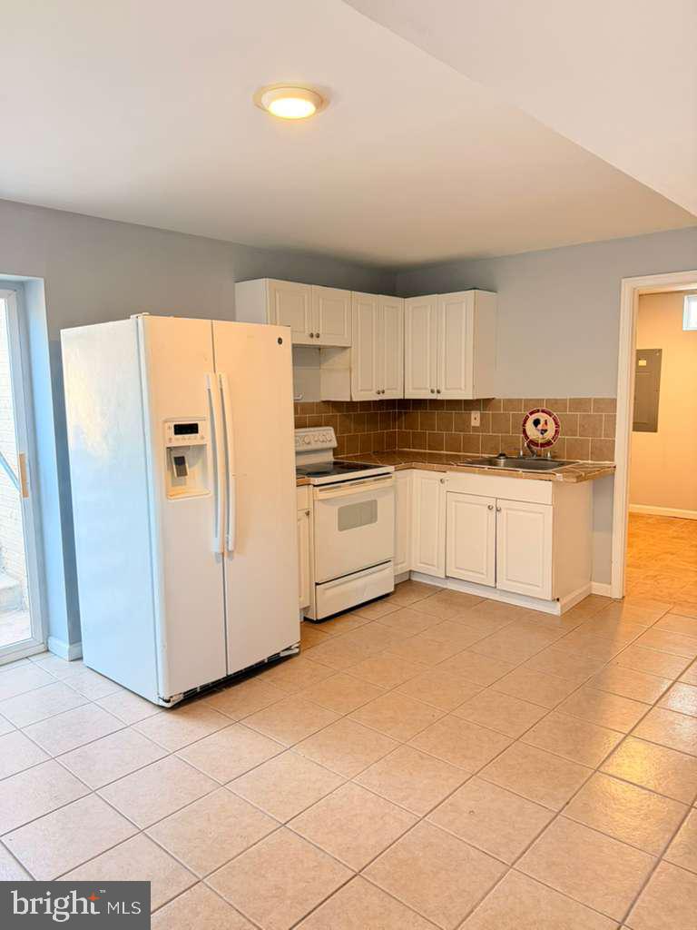 6750 Railway Ave Property Photo 26