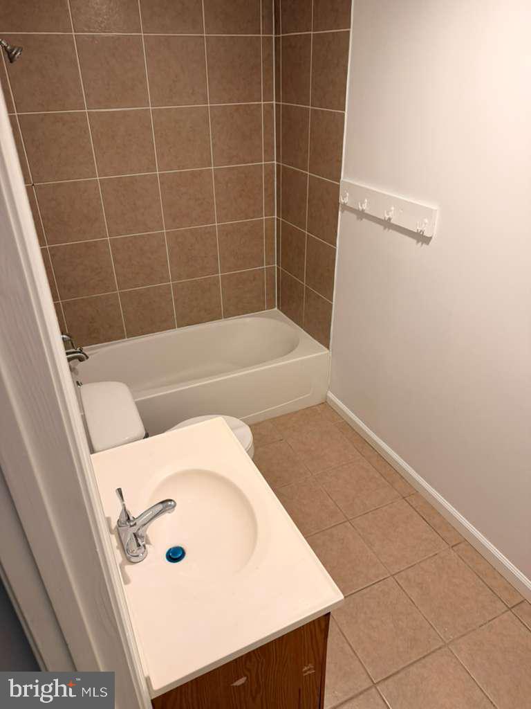 6750 Railway Ave Property Photo 34