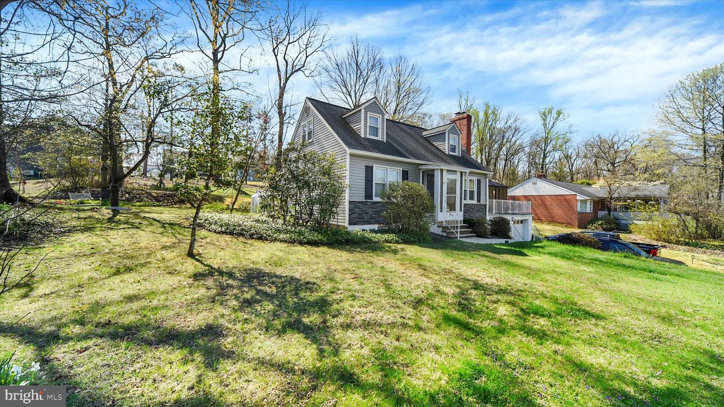 9409 Flagstone Dr Property Photo 3