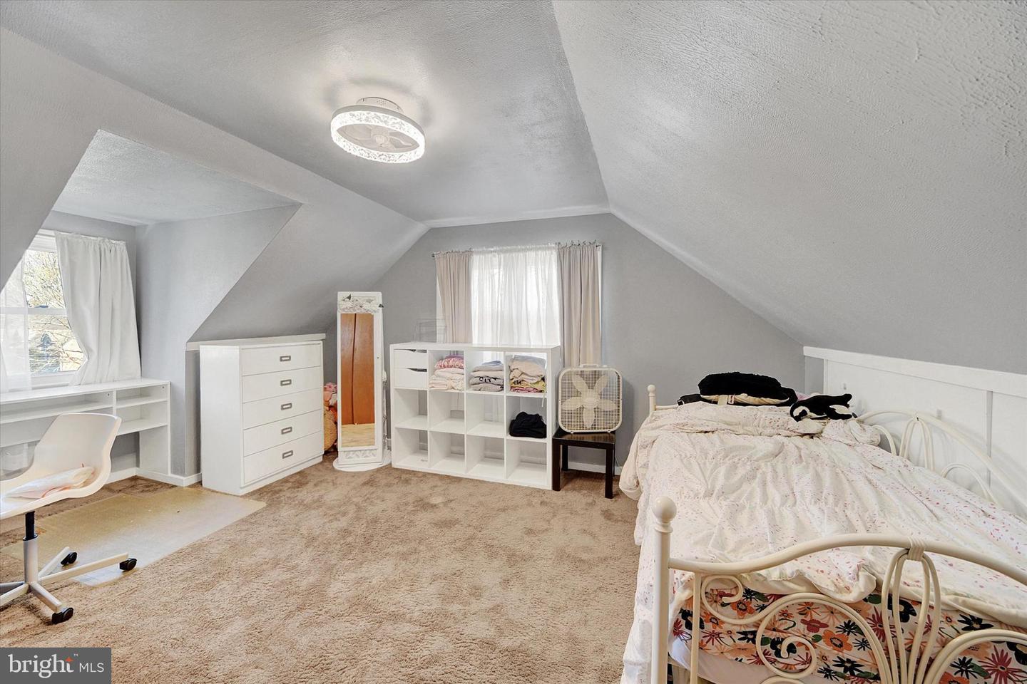 9409 Flagstone Dr Property Photo 17