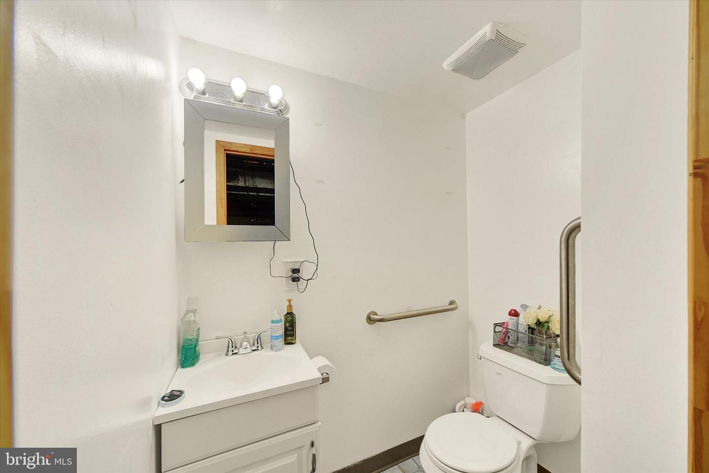 9409 Flagstone Dr Property Photo 22