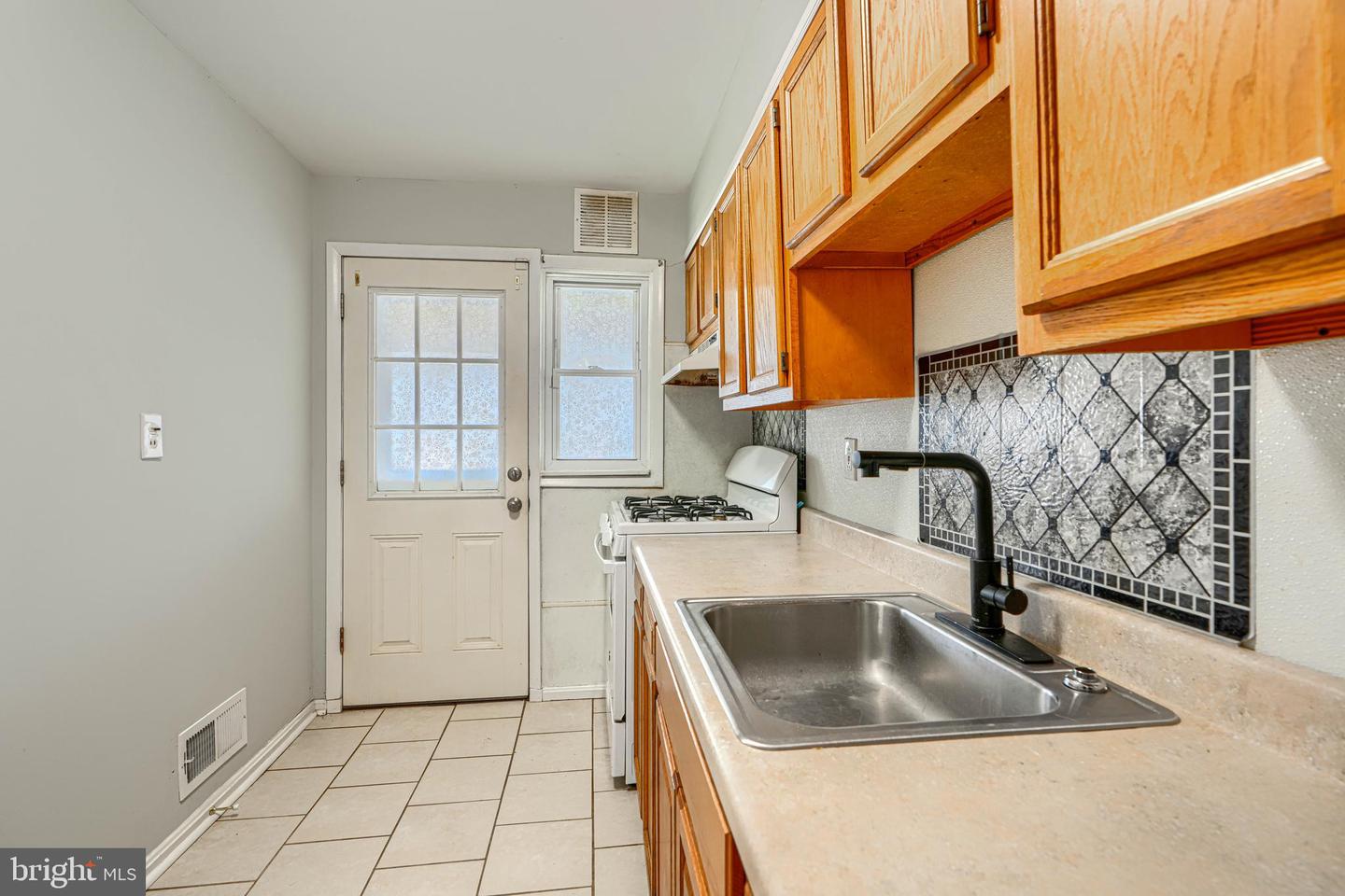 2073 Jasmine Rd Property Photo 7