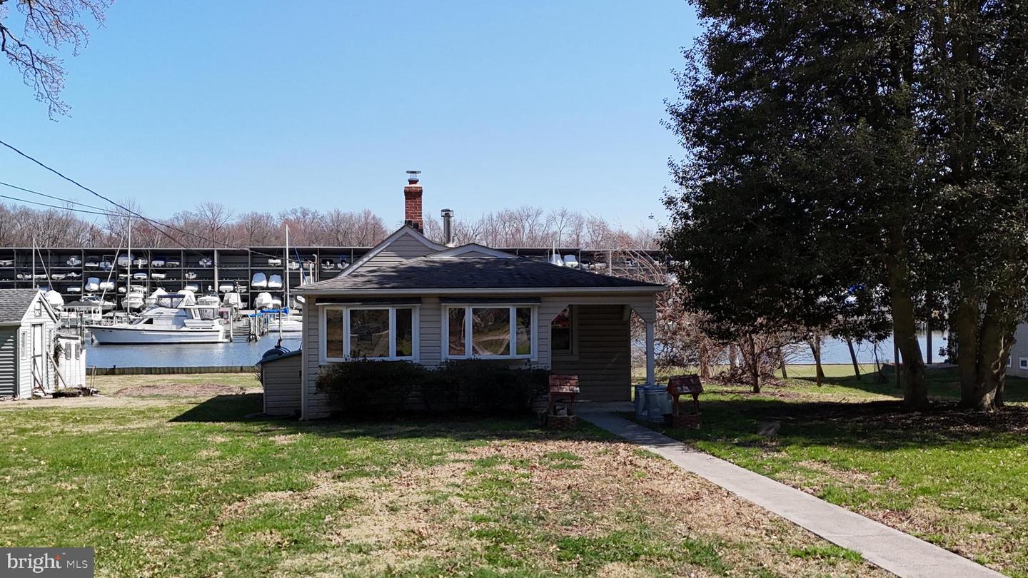 109 Hughes Shore Rd Property Photo 2