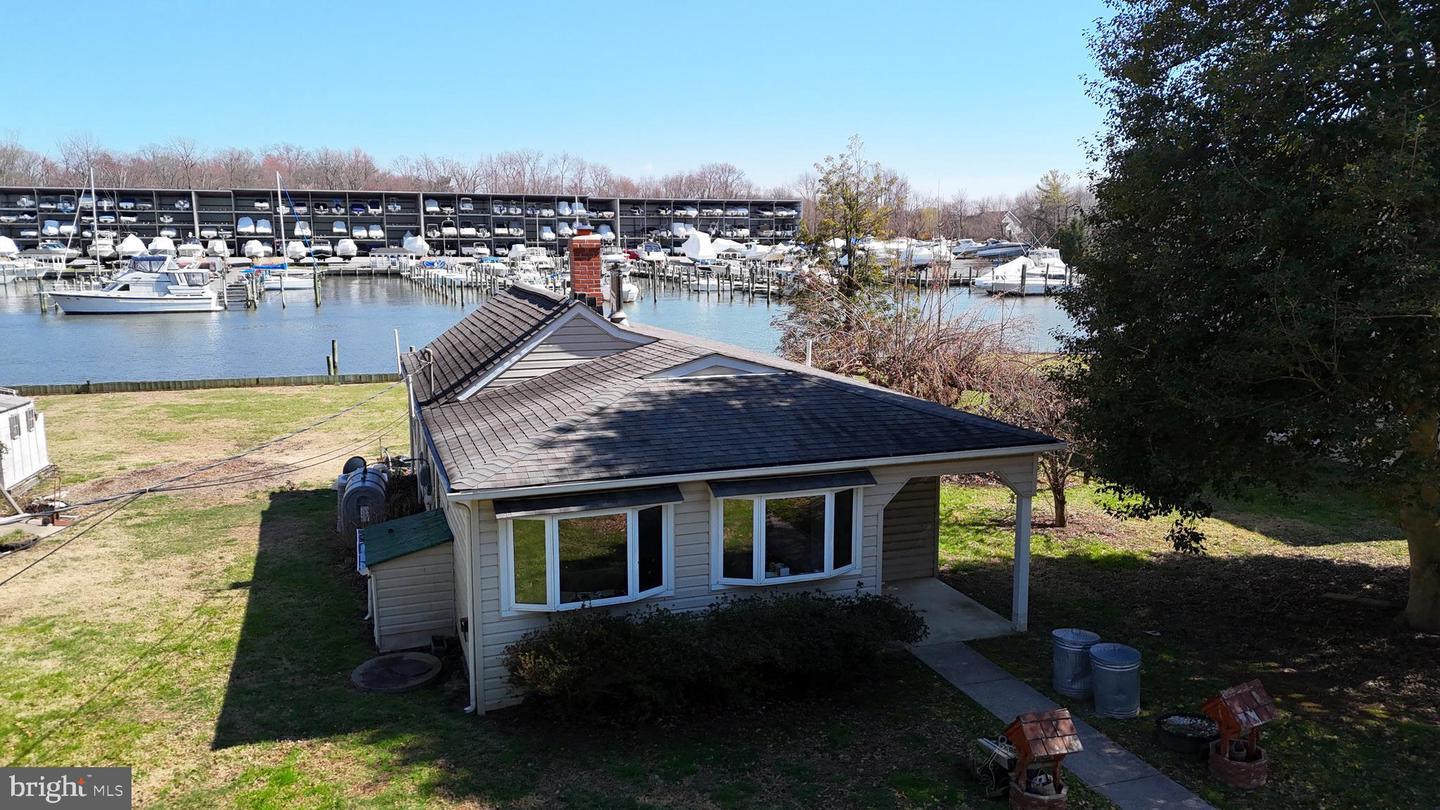 109 Hughes Shore Rd Property Photo 4
