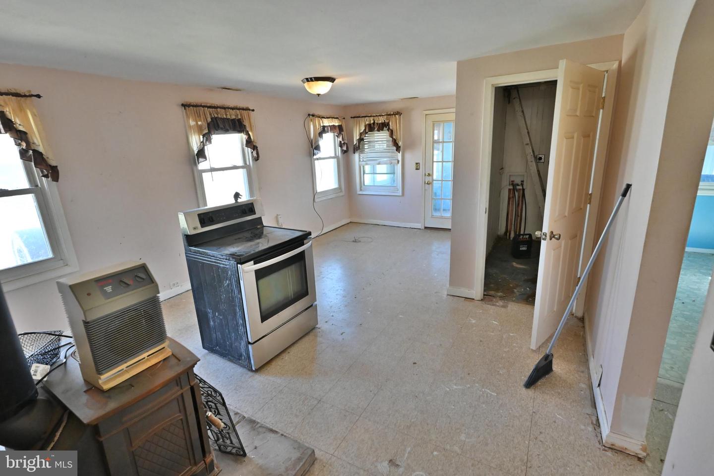 109 Hughes Shore Rd Property Photo 23