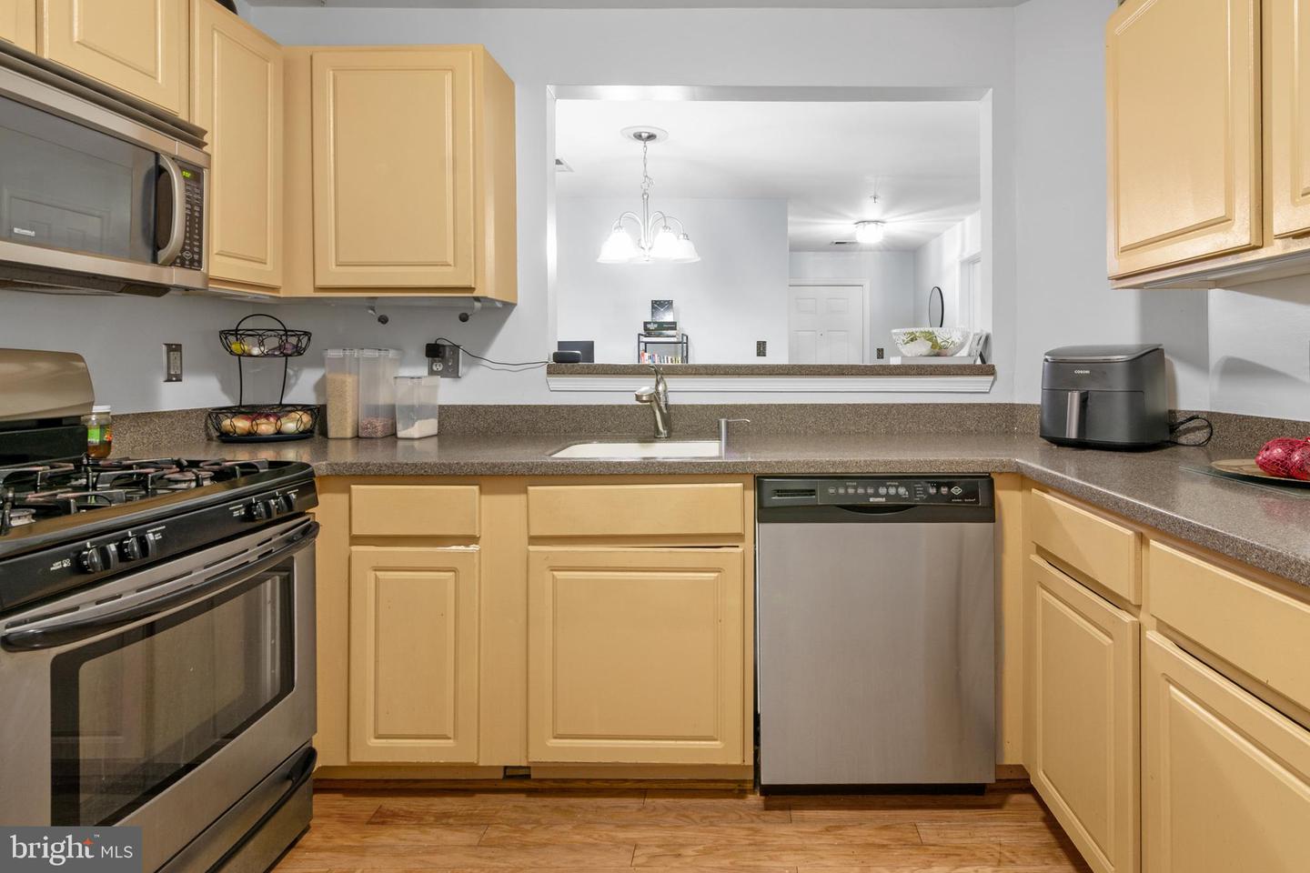 8809 Stone Ridge Cir #201 Property Photo 6