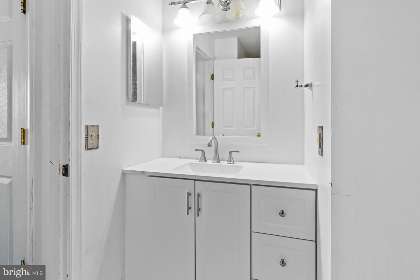 8809 Stone Ridge Cir #201 Property Photo 14