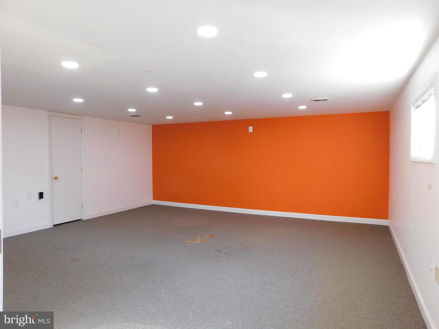 4627 Ridge Rd #e Property Photo 4