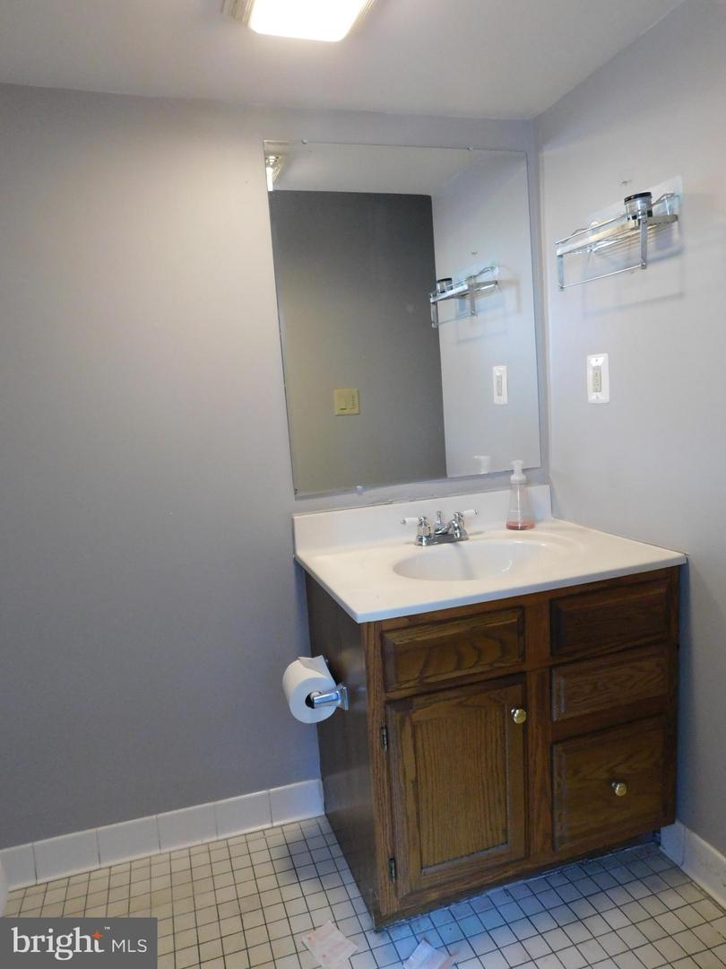 4627 Ridge Rd #e Property Photo 14