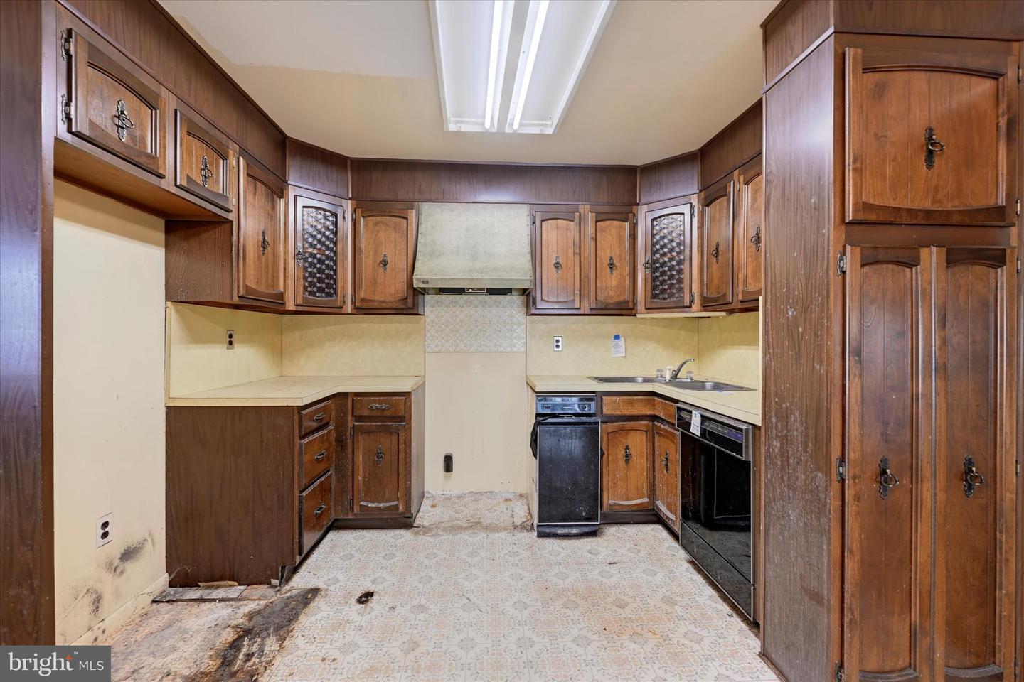 4302 Manorwood Dr Property Photo 8