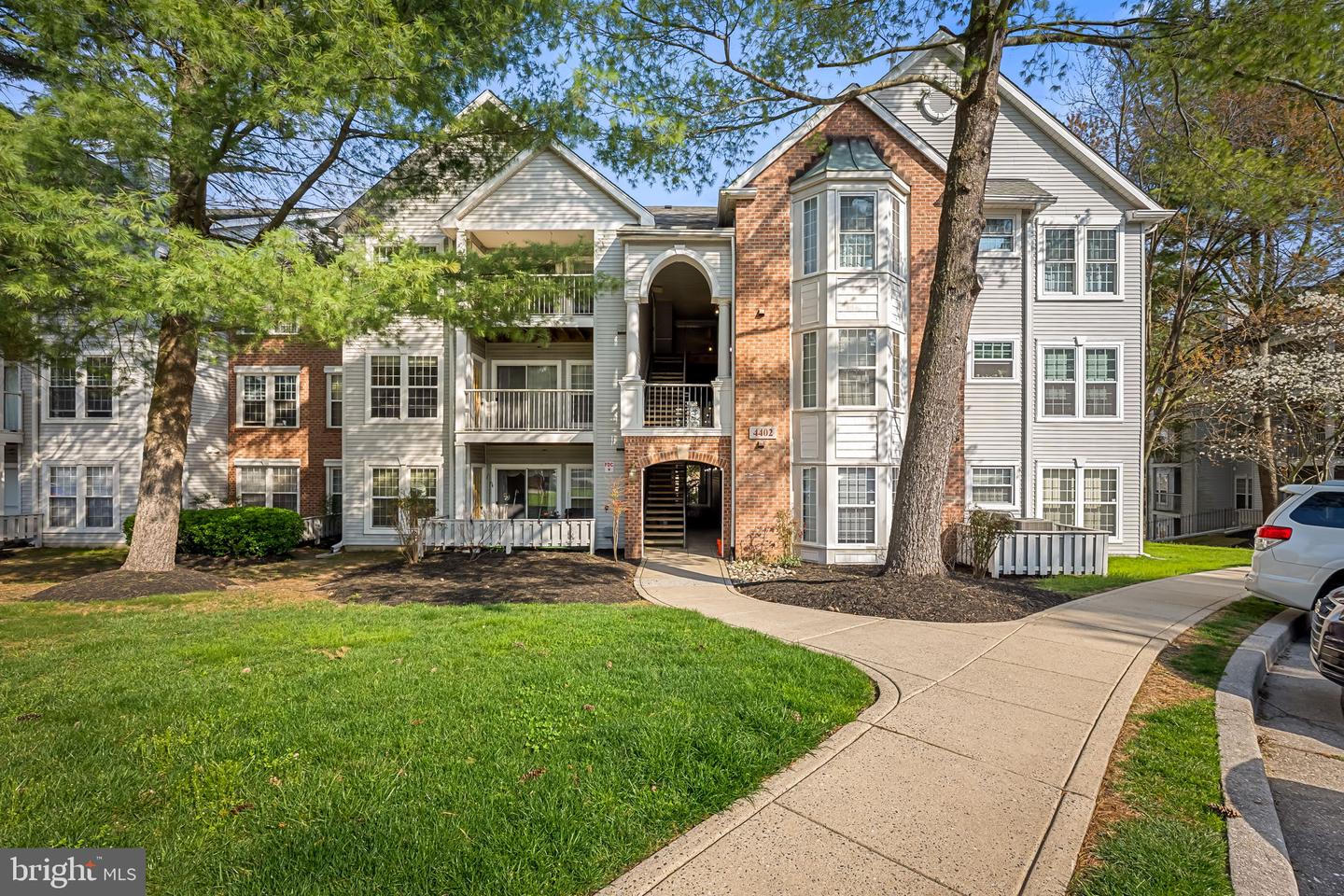 4402 Silverbrook Ln #d302 Property Photo 4