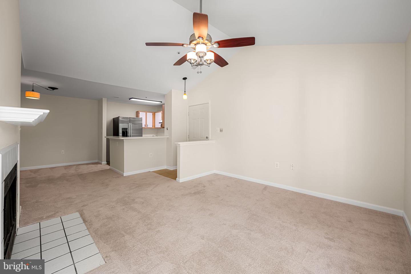 4402 Silverbrook Ln #d302 Property Photo 6