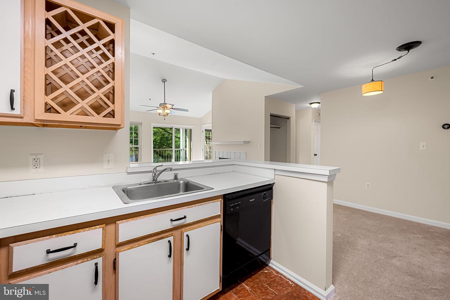 4402 Silverbrook Ln #d302 Property Photo 9